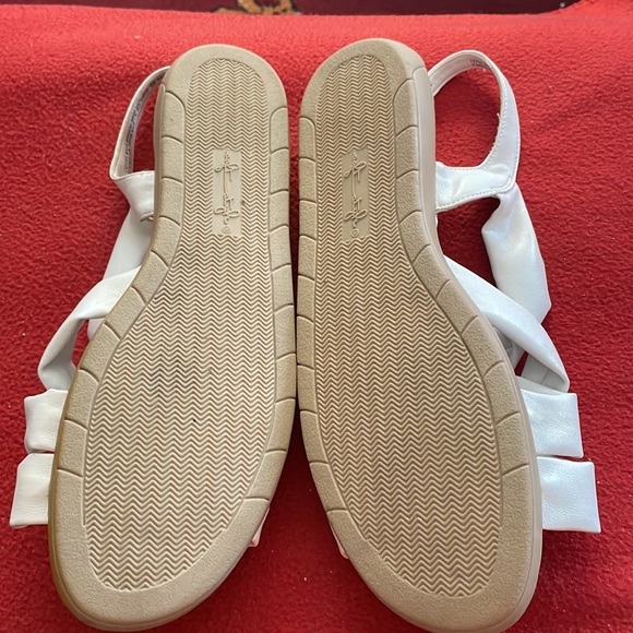 Soft & Style Sandals - Picture 2 of 4